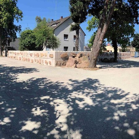 Ullis Pension Fuer Monteure & Handwerker Malsch  ภายนอก รูปภาพ