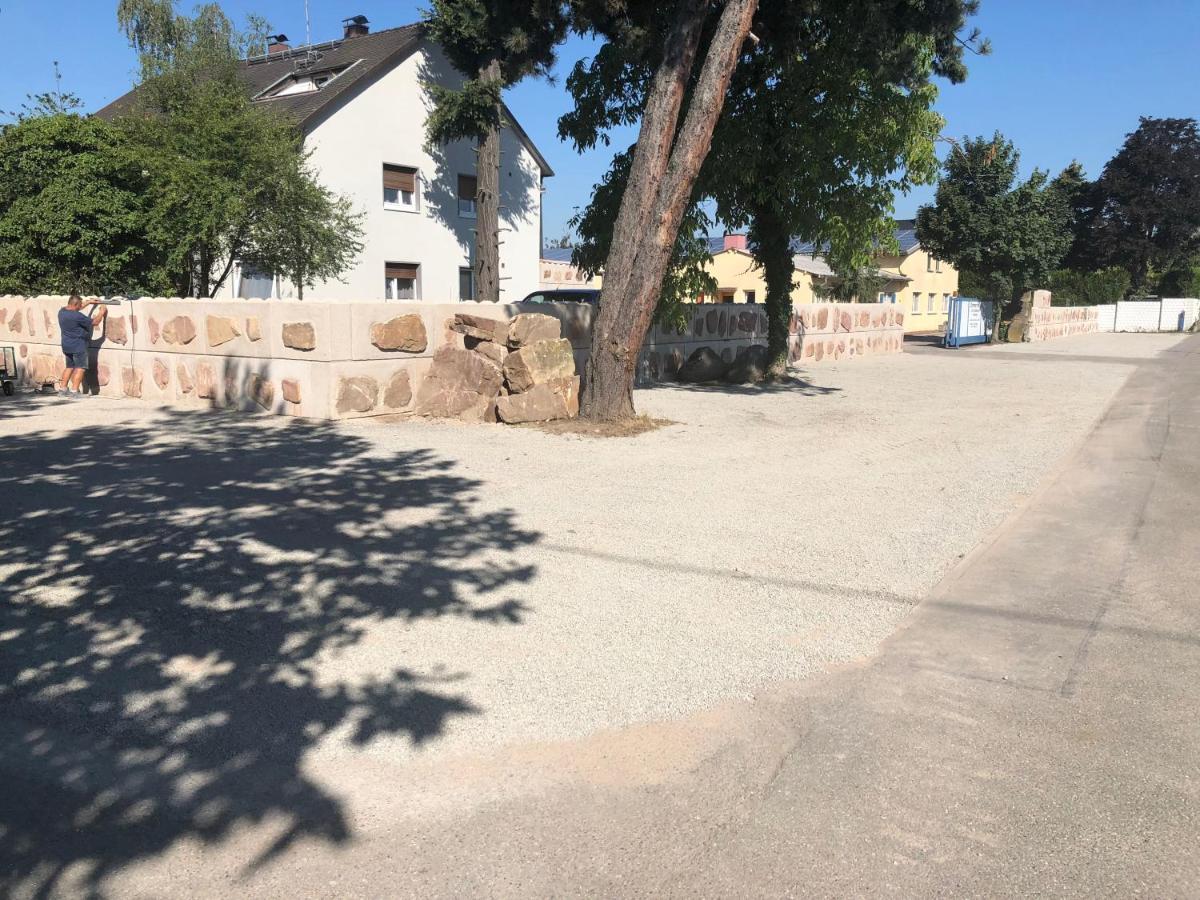 Ullis Pension Fuer Monteure & Handwerker Malsch  ภายนอก รูปภาพ
