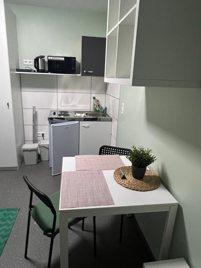 Ullis Pension Fuer Monteure & Handwerker Malsch  ภายนอก รูปภาพ